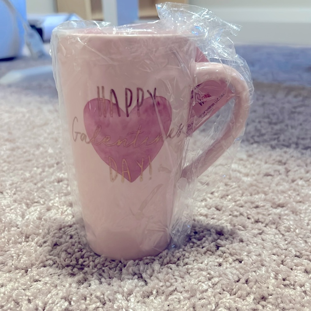Valentine’s Day mug and knee socks set